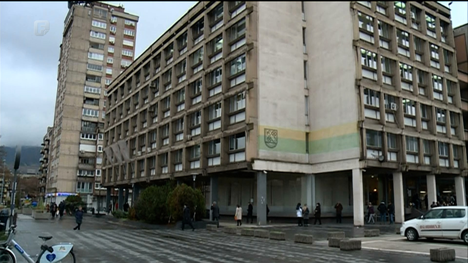 Kako je moguće da gradonačelnik Fuad Kasumović drži sve funkcije u svojim rukama?